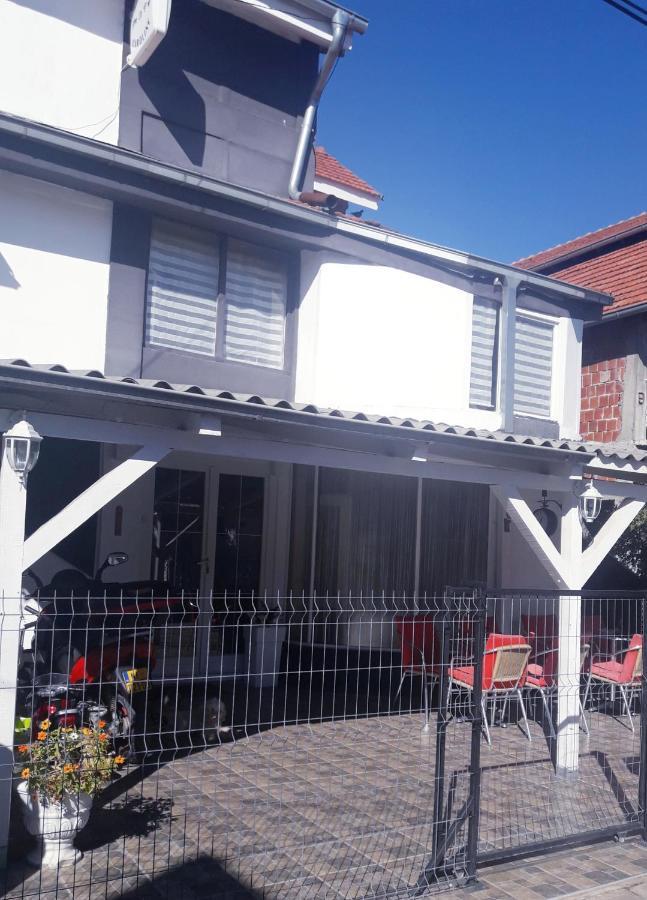 Apartmani Nis Exterior photo